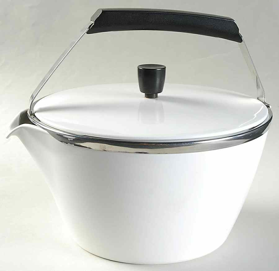 White Coupe Kettle & Lid by Corning Corelle-1
