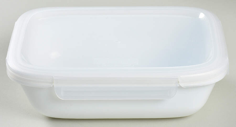 Winter Frost White (Corelle) 9" Rectangular Vegetable Bowl with Snapware Lid by Corning Corelle-1