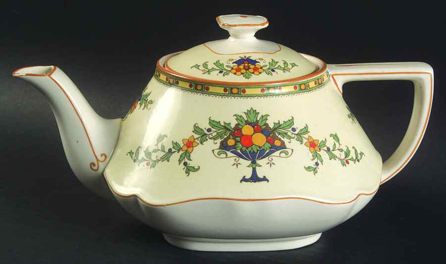 A1476 (Round, Scalloped) Teapot & Lid by Crown Ducal-1