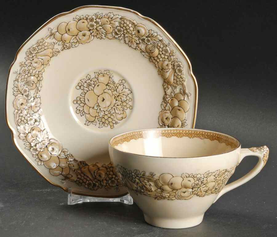 CRD68 Flat Cup & Saucer Set by Crown Ducal-1