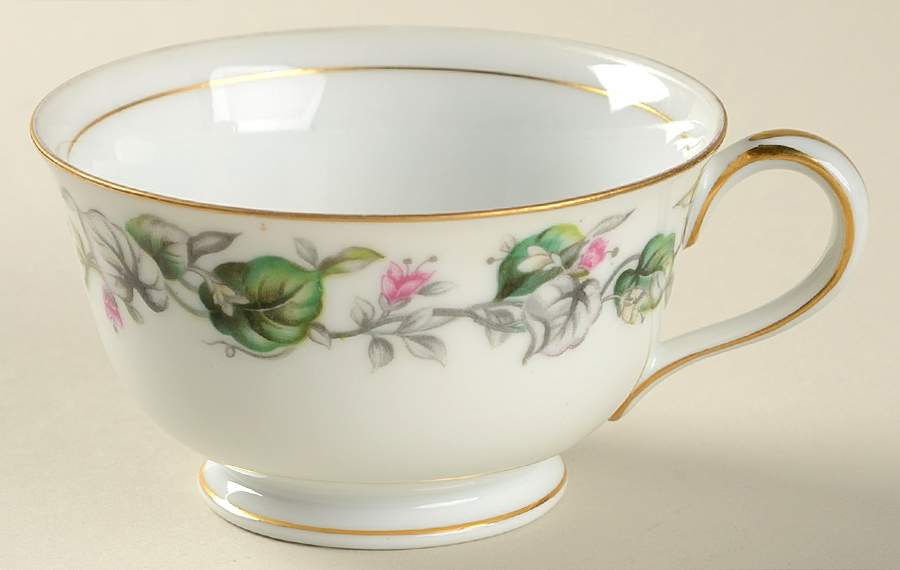 Fairy Blossom Footed Cup by Craftsman (Japan)-1