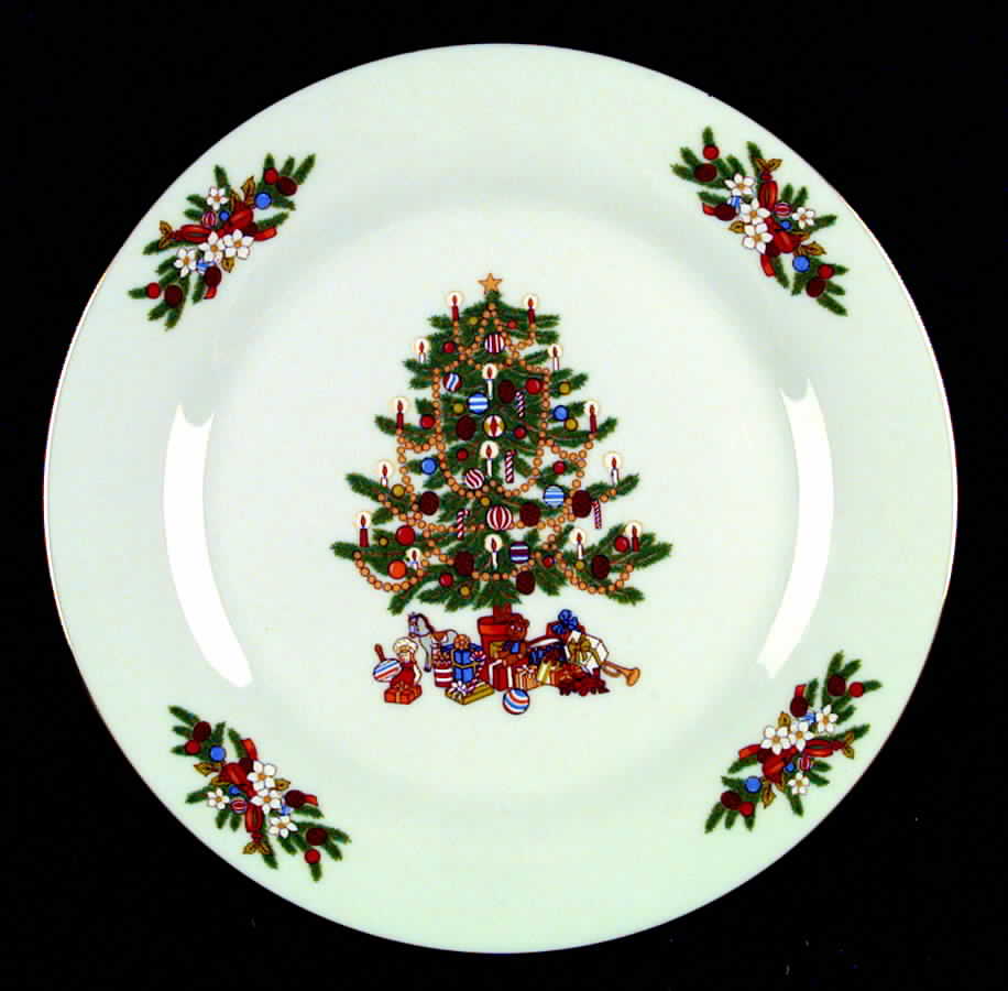 Mistletoe Dinner Plate by Crown Ming-1