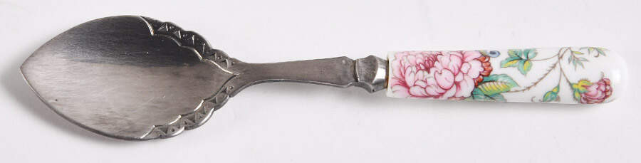Chelsea Manor Bon Bon Spoon by Crown Staffordshire-1