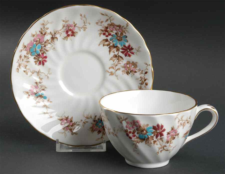 Elizabethan Footed Cup & Saucer Set by Crown Staffordshire-1