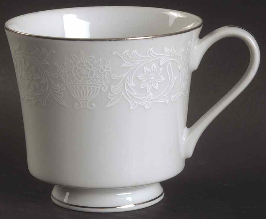 Lovelace Footed Cup by Crown Victoria-1
