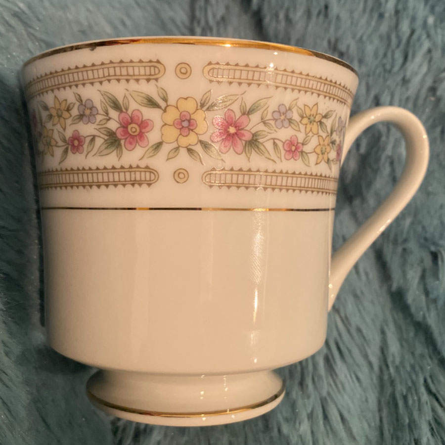 Chelsea Footed Cup by Crescent (Japan)-1