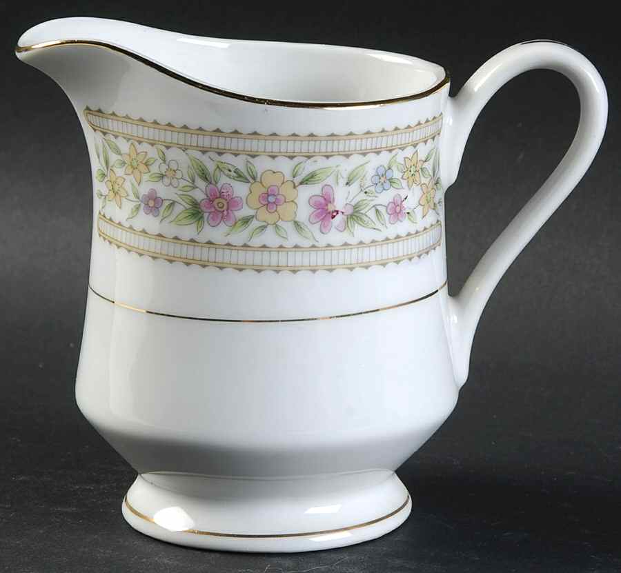 Chelsea Creamer by Crescent (Japan)-1