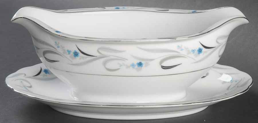 Seabreeze Gravy Boat with Attached Underplate by Crescent (Japan)-1
