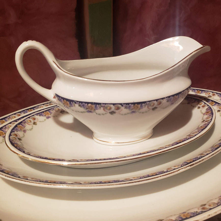 CZE3 Gravy Boat & Underplate by Czechia-Czechoslovakia-1