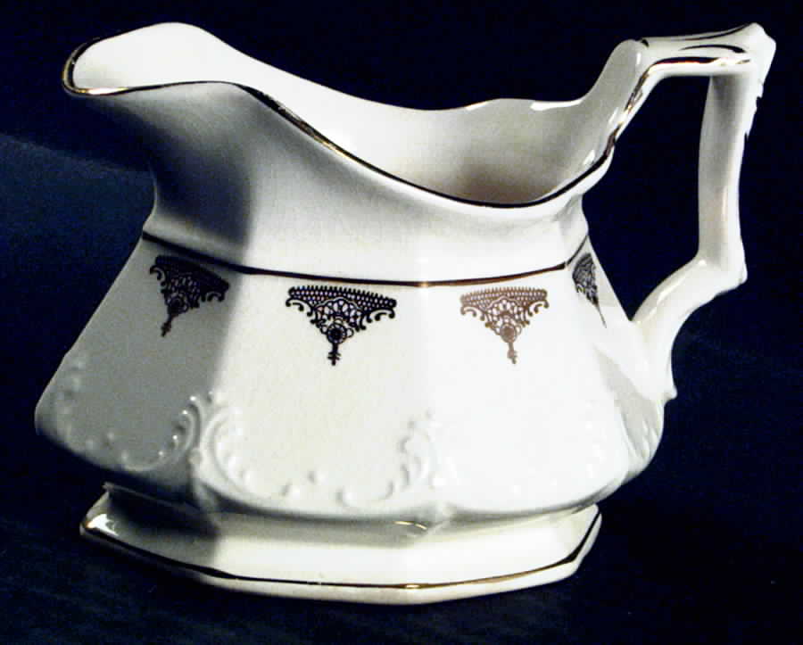 CQU1 Creamer by Crown (USA)-1