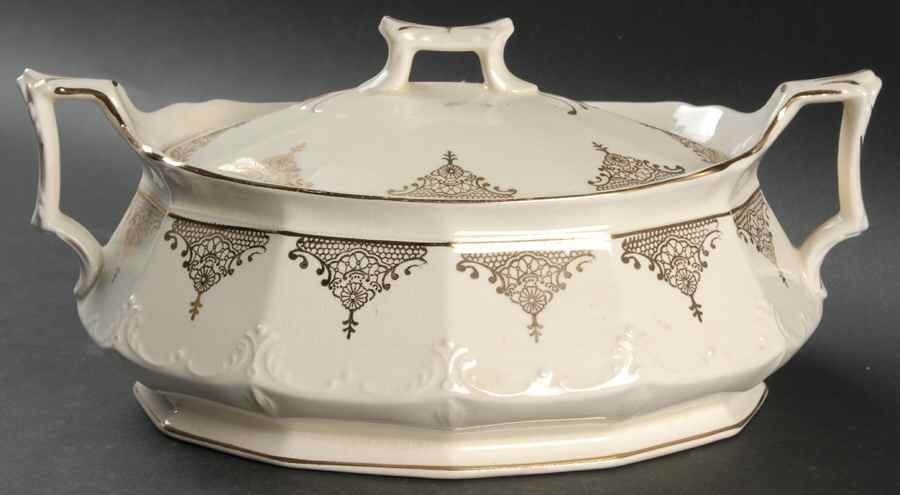 CQU1 Oval Covered Vegetable by Crown (USA)-1