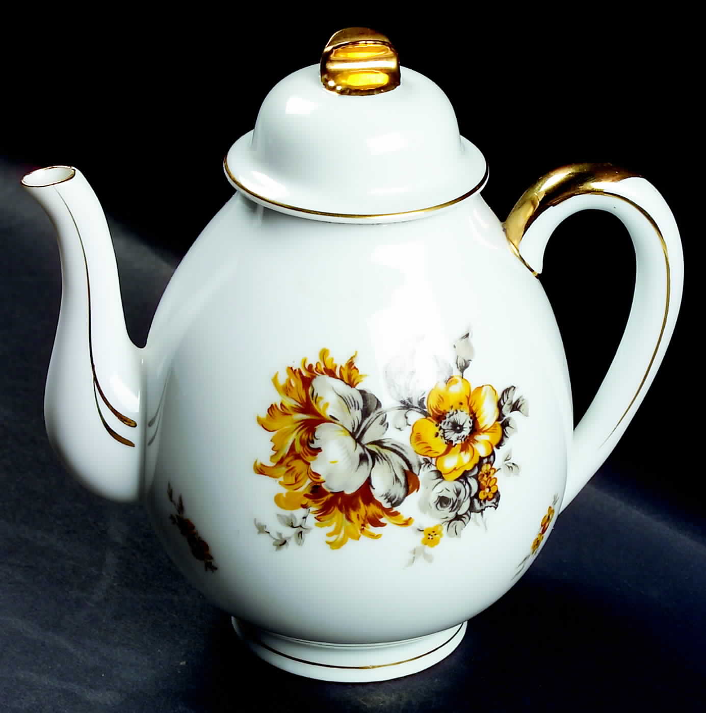 Eggshell Teapot & Lid by Craftsman (Japan)-1