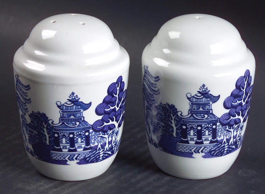 Blue Willow Salt & Pepper Set by Cuthbertson-1