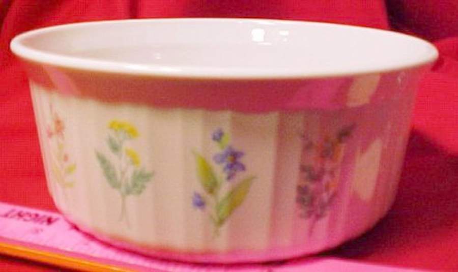 My Garden (Corelle) 1.5 Quart Round Casserole No Lid by Corning Corelle-1