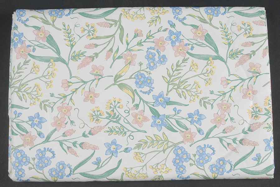 My Garden (Corelle) 52" x 90" Oblong Vinyl Tablecloth by Corning Corelle-1
