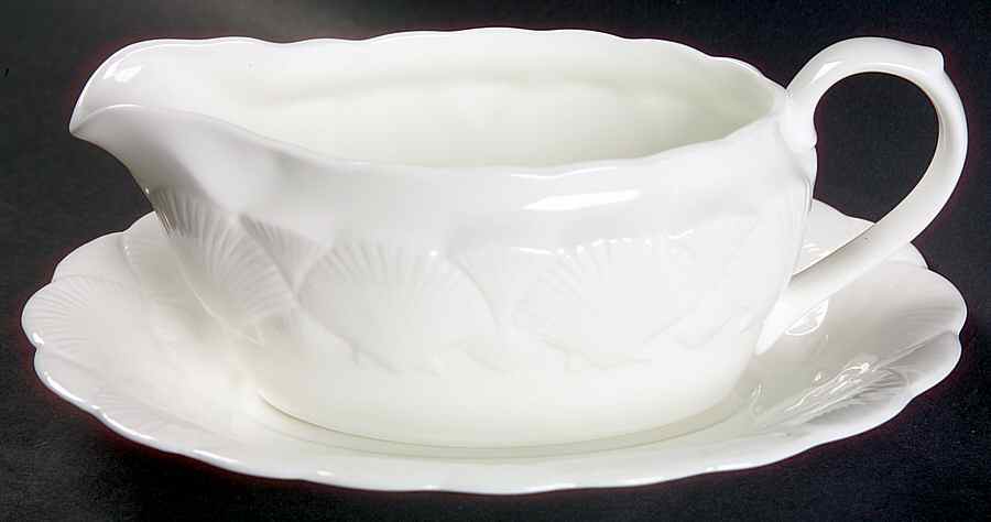 Oceanside Gravy Boat & Underplate by Coalport-1
