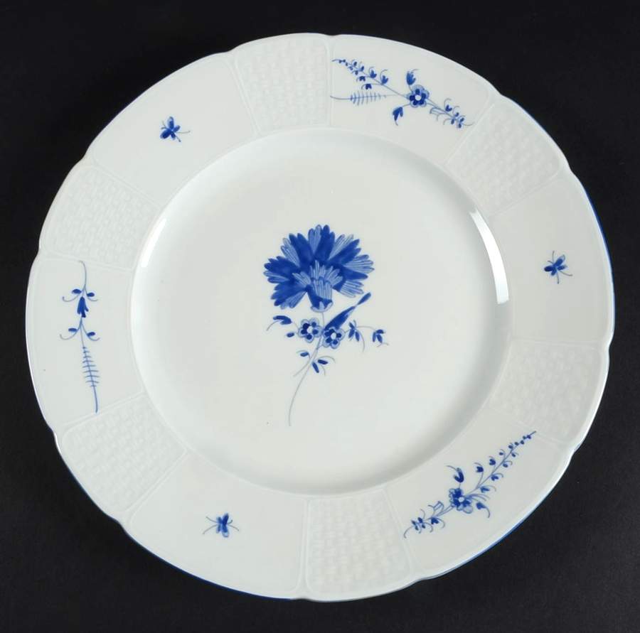 CHY1 Dinner Plate by Chantilly-1