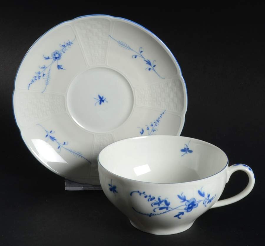 CHY1 Flat Cup & Saucer Set by Chantilly-1