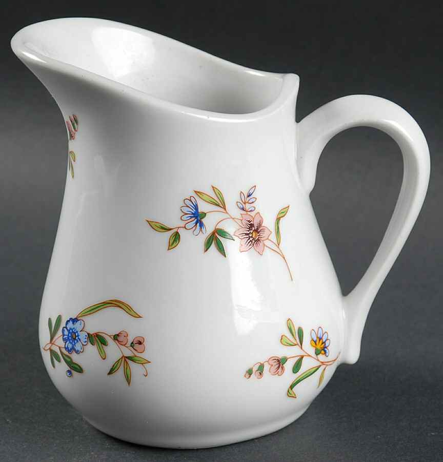 Versailles (Smooth) Creamer by BIA Cordon Bleu-1