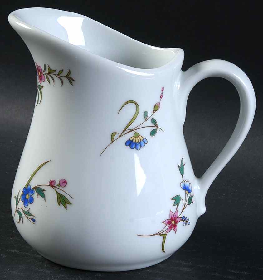 Versailles (Smooth) Creamer by BIA Cordon Bleu-1