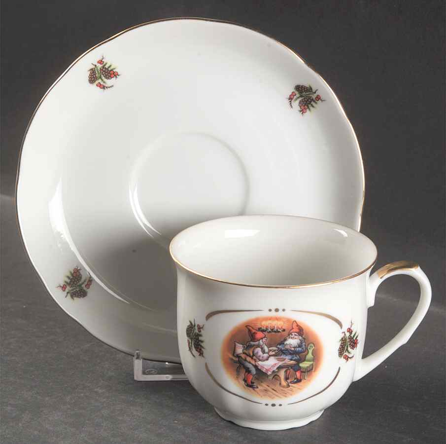 Old Fashioned Christmas Flat Cup & Saucer Set by Christineholm-1