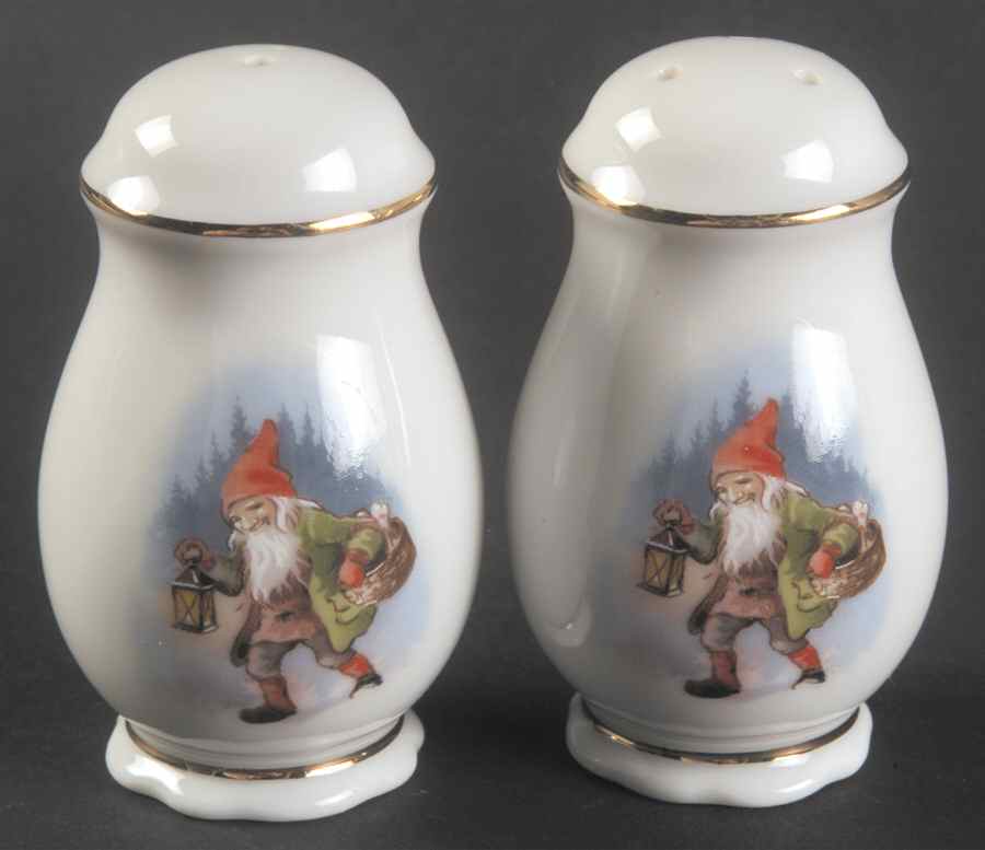 Old Fashioned Christmas Salt & Pepper Set by Christineholm-1