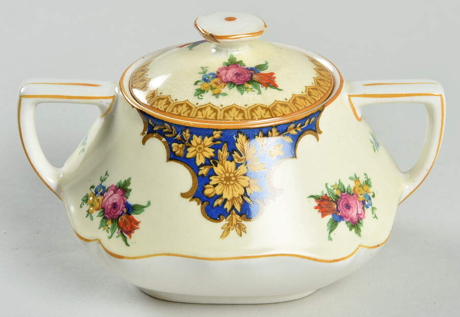 Westminster (Square, Scalloped) Sugar Bowl & Lid by Crown Ducal-1