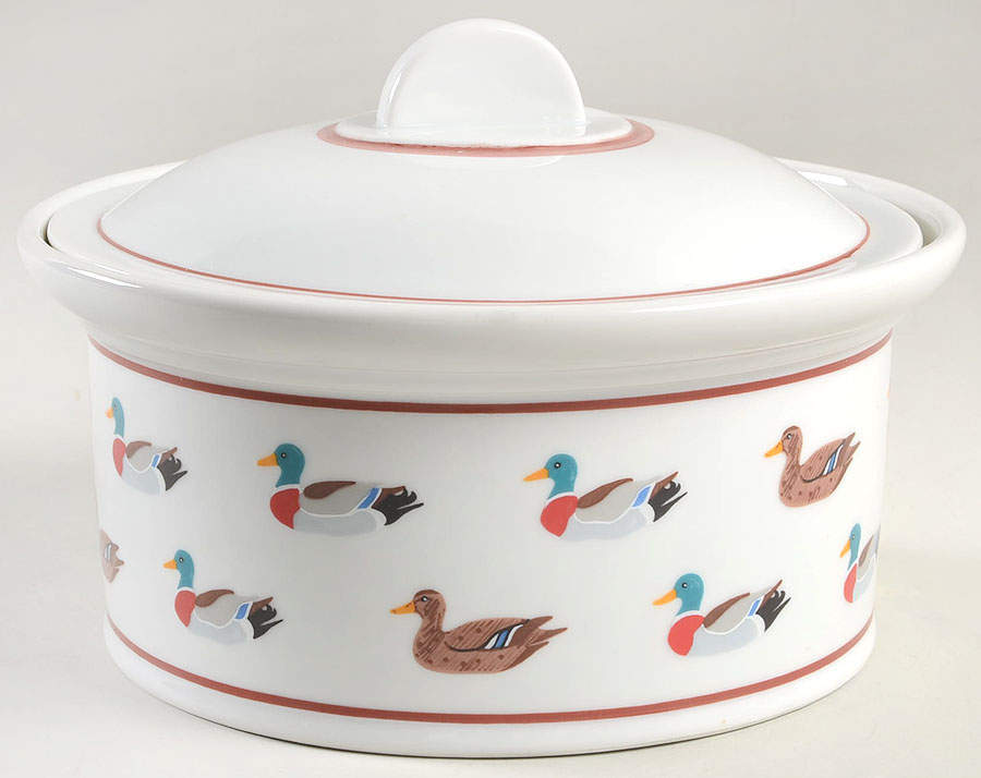 CED2 2.5 Qt Round Covered Casserole by Culinary Editions-1