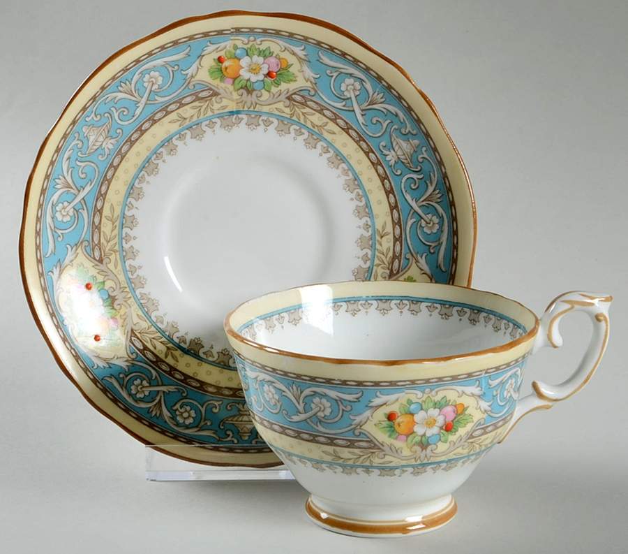 15646 (Scalloped Edge) Footed Cup & Saucer Set by Crown Staffordshire-1