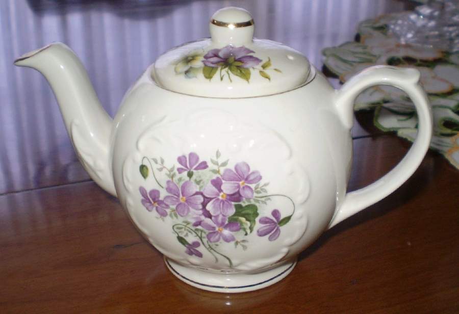 CDT2 Teapot & Lid by Crown Dorset-1