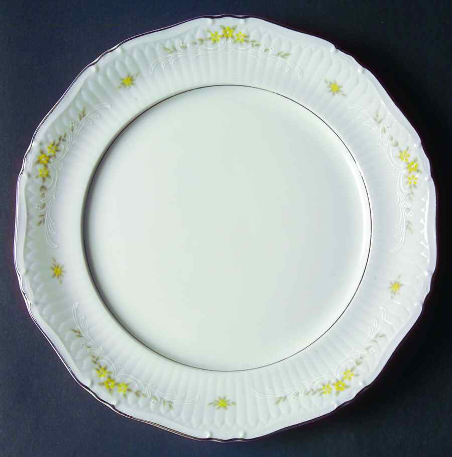 Cherie Dinner Plate by Crown Royal (Japan)-1