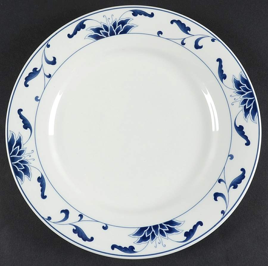 CMQ1 Luncheon Plate by Cameo-1
