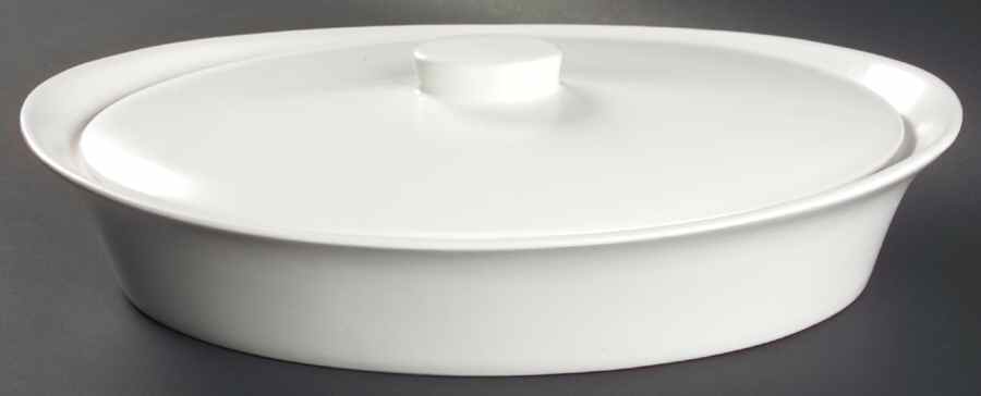 Buffetware 2 Quart Oval Covered Casserole by Calvin Klein-1