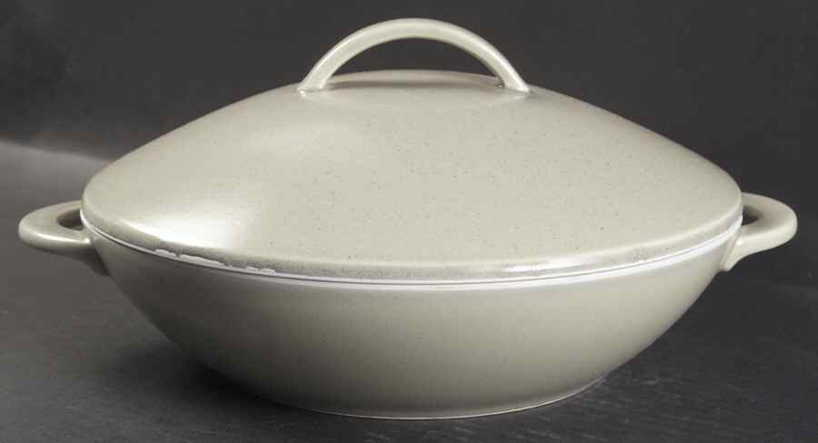 Cargo Sage 1.5 Qt Round Covered Casserole by Calvin Klein-1