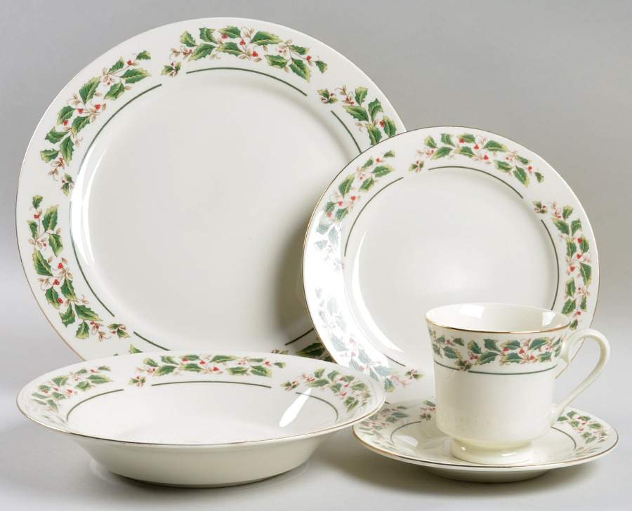 Holly Traditions 5 Piece Place Setting by Cambridge Potteries-1