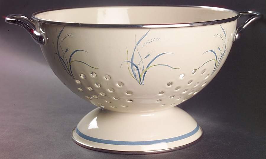 Coastal Breeze (Corelle) 3 Quart Metal Colander by Corning Corelle-1