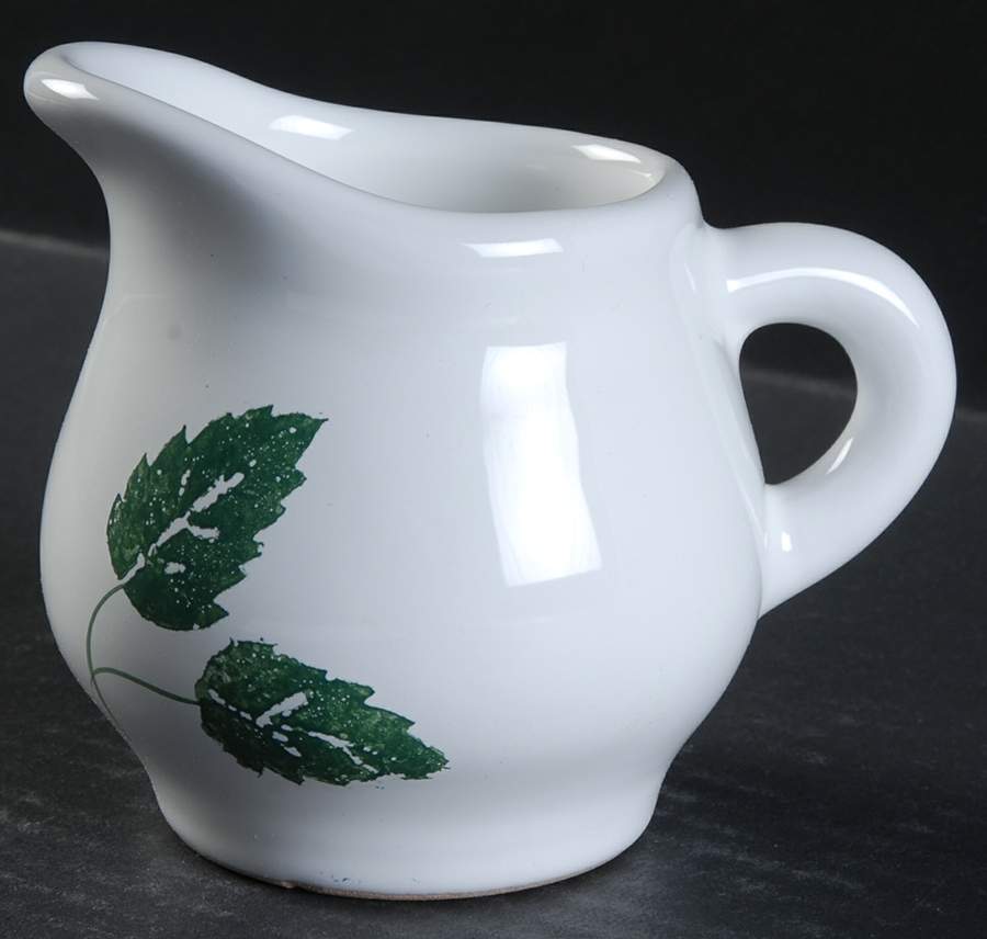 Foglia Verde Creamer by Caleca-1
