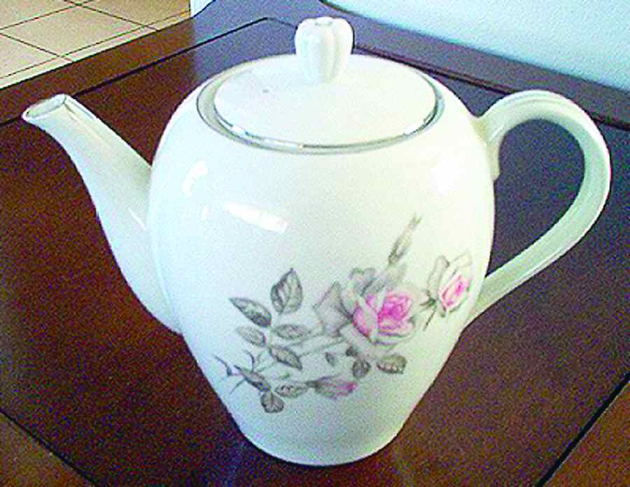 CBJ2 Teapot & Lid by CBC China Japan-1