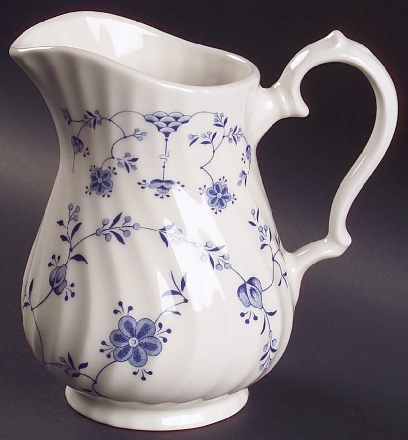 Finlandia (Swirl Rim, Columbia, Malaysia) 24 Oz Jug by Churchill-1