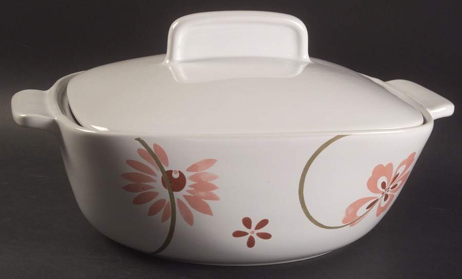 Pretty Pink (Corelle) 3 Quart Square Casserole with Ceramic Lid by Corning Corelle-1