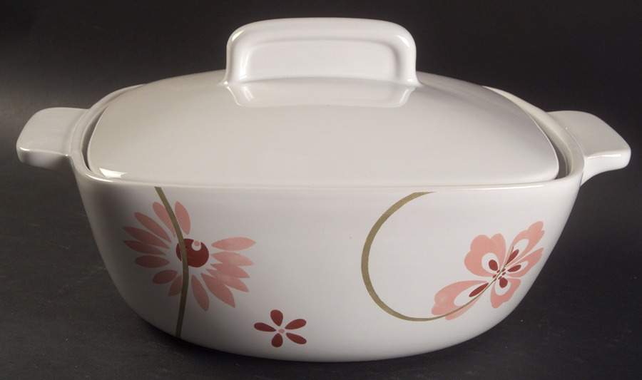 Pretty Pink (Corelle) 2.5 Quart Square Casserole with Lid by Corning Corelle-1
