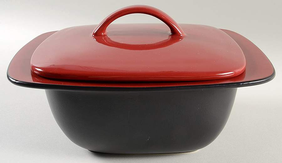 Chili Red (Square) 3 Quart Square Casserole with Lid by Corning Corelle-1