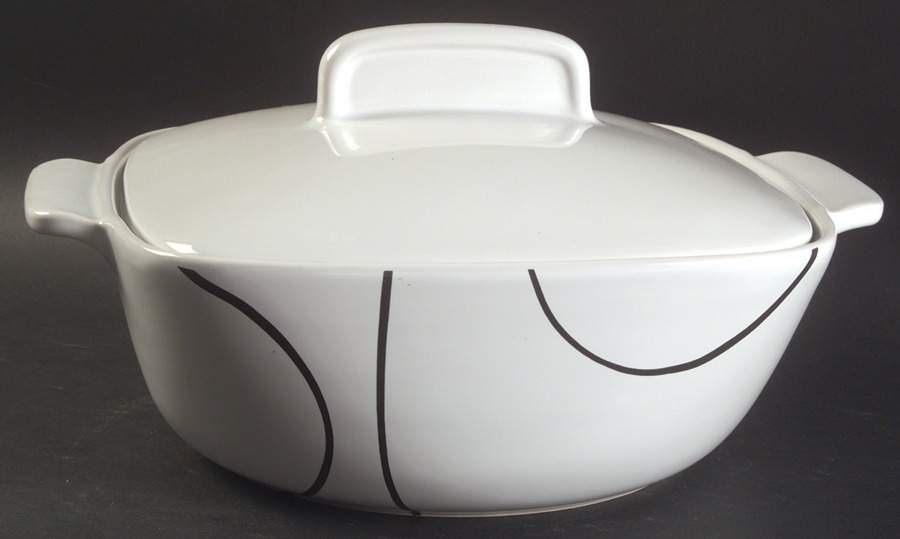 Simple Lines (Corelle) 3 Quart Square Casserole with Lid by Corning Corelle-1