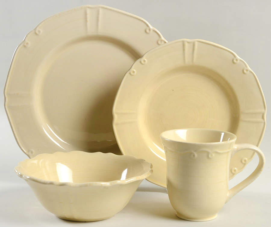 Traditions Yellow (Corelle) 4 Piece Place Setting by Corning Corelle-1