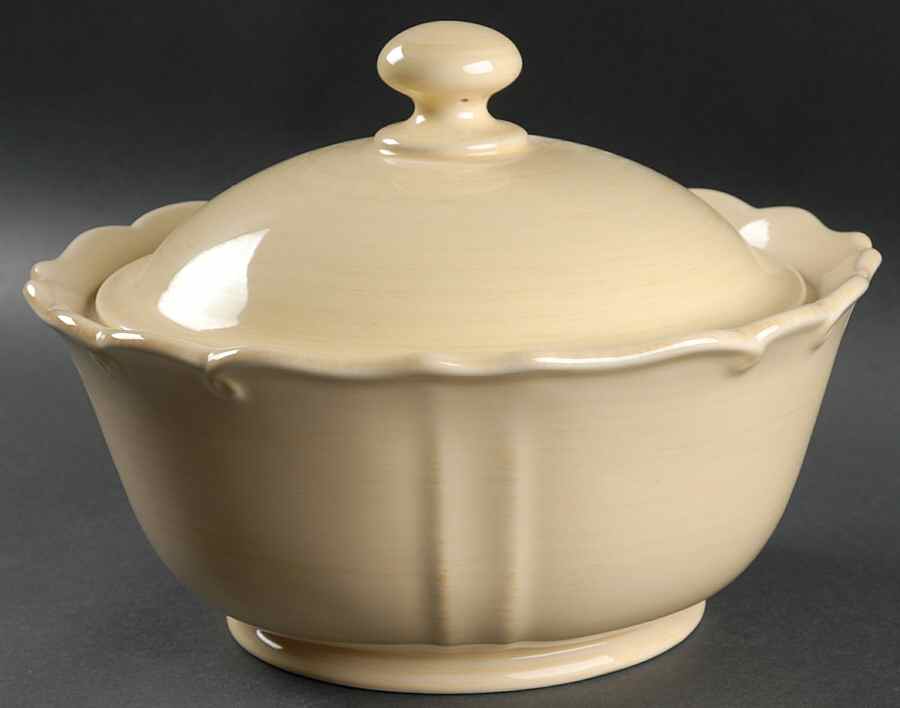 Traditions Yellow (Corelle) 2 Qt Round Covered Casserole by Corning Corelle-1
