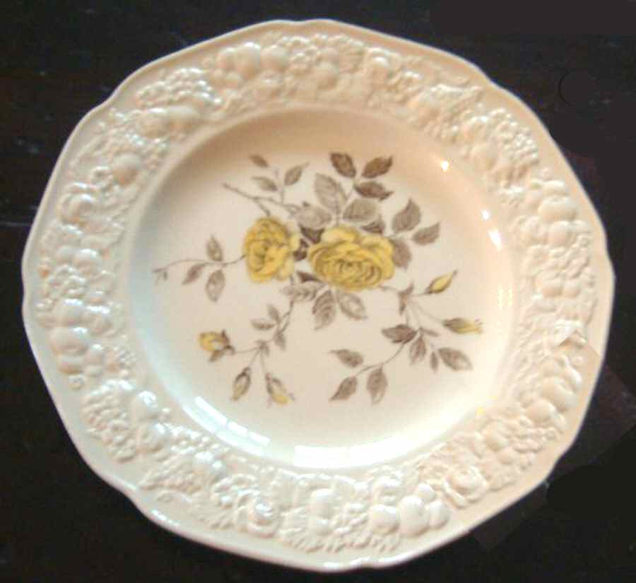 Ducal Rose (Yellow Roses) Dinner Plate by Crown Ducal-1