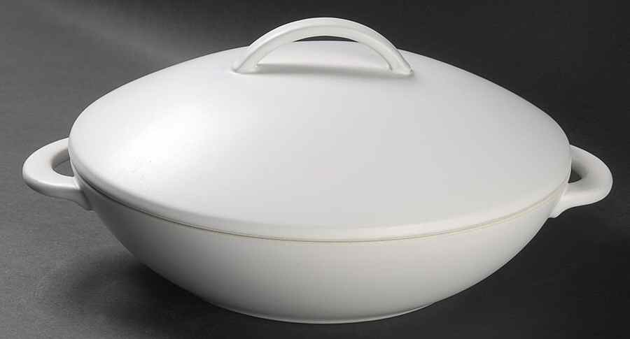 Cargo White 1.5 Qt Round Covered Casserole by Calvin Klein-1