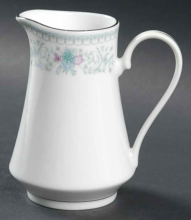 Harmony (No Verge) Creamer by Crown Ming-1
