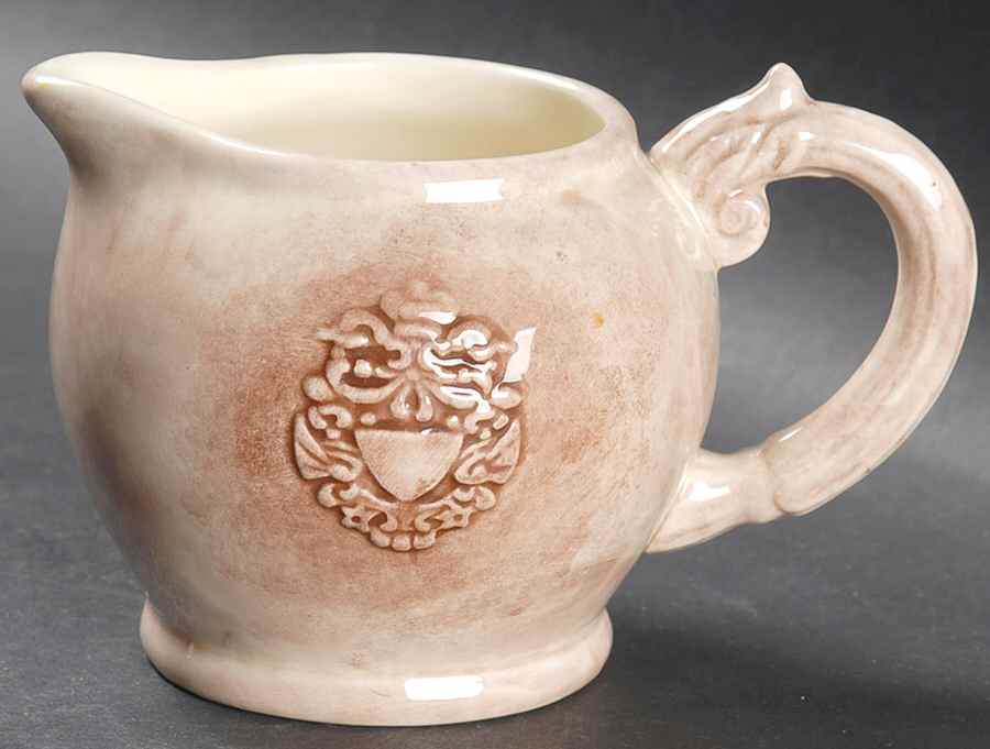Crest Creamer by CAFF Ceramiche-1