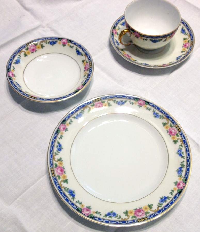 CZE226 Salad Plate by Czechia-Czechoslovakia-1